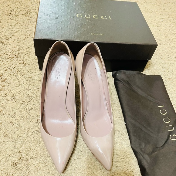 Gucci Kristen Bamboo Heel Pointed Toe Pumps in Nude Patent Leather Flesh - Picture 4 of 13